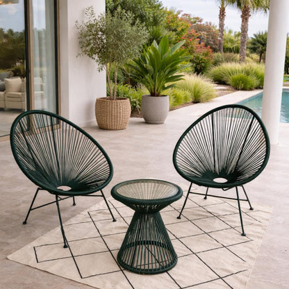 Table et Deux Chaises