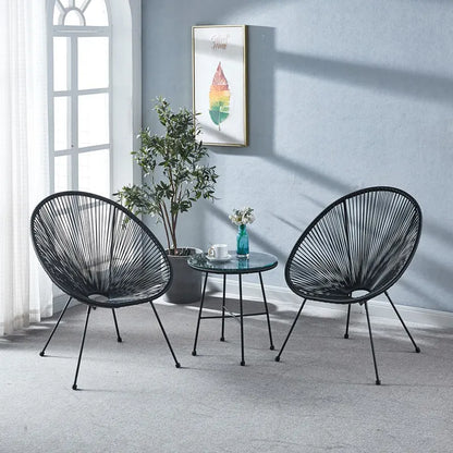 Table et Deux Chaises